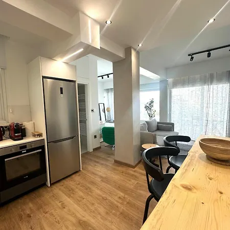 Zeus Downtown Hub With Panoramic View Apartment