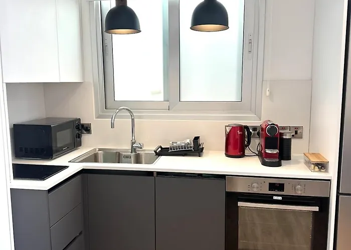 Zeus Downtown Hub With Panoramic View